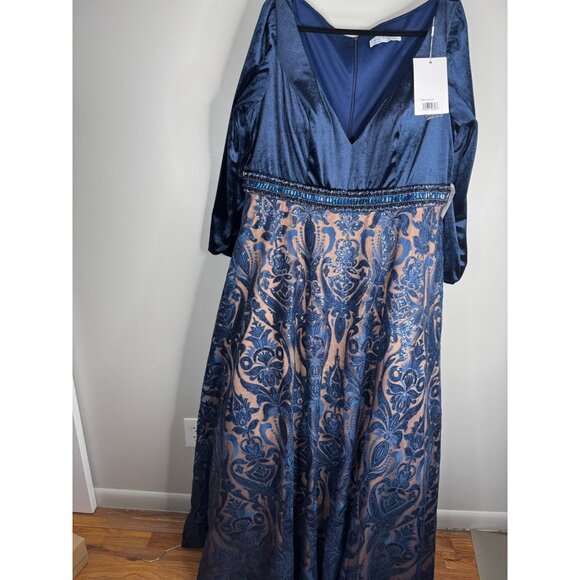 NEW Mac Duggal 67891 V Neck Velvet Sequined Evening Dress Blue Women's Sz. 20W - Picture 4 of 6